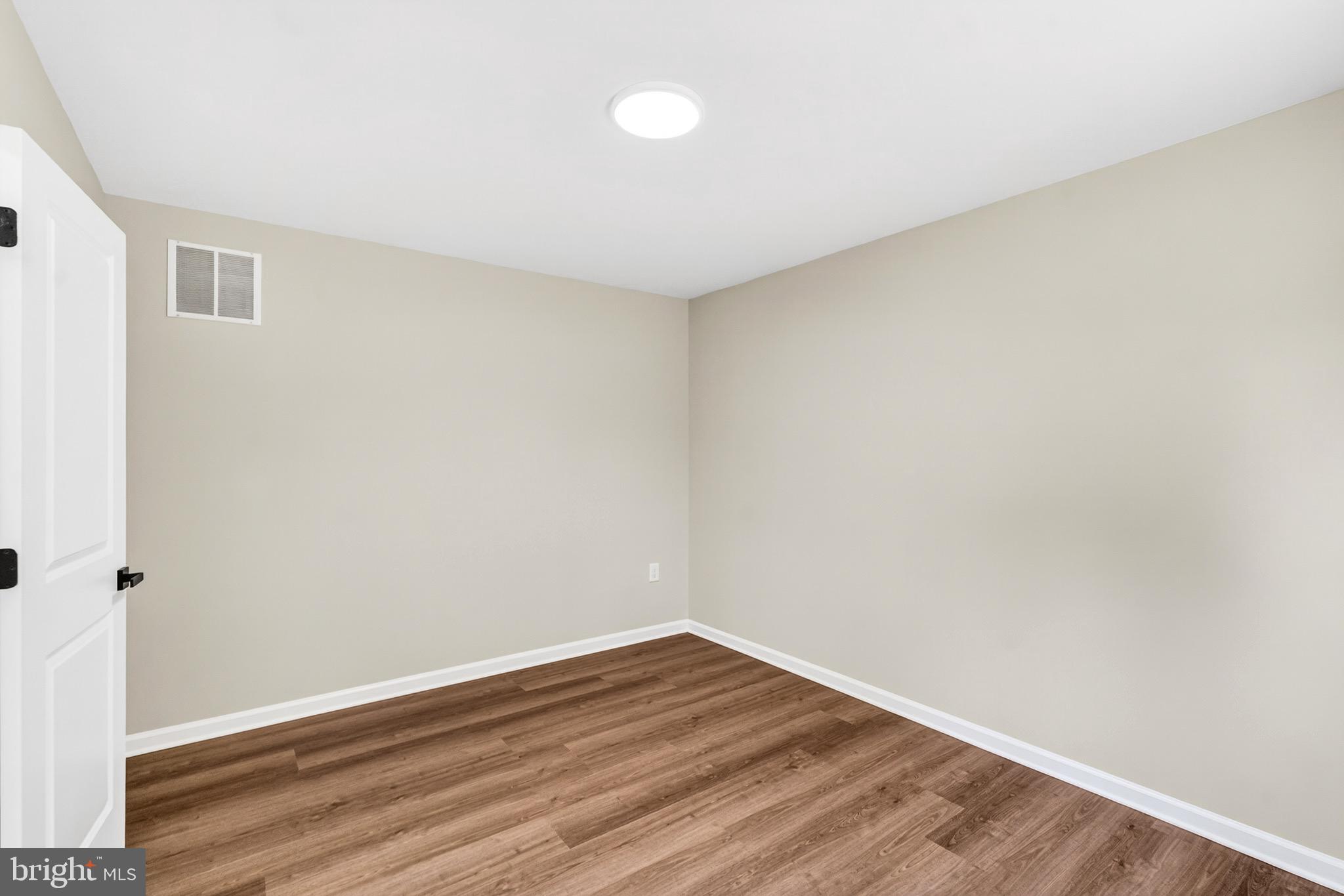 69 Main Street Bridgeport, NJ 08014 - Photo 13 of 27