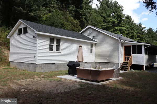 $400,000 | 106 Pit Run Road, Brandywine, WV 26802