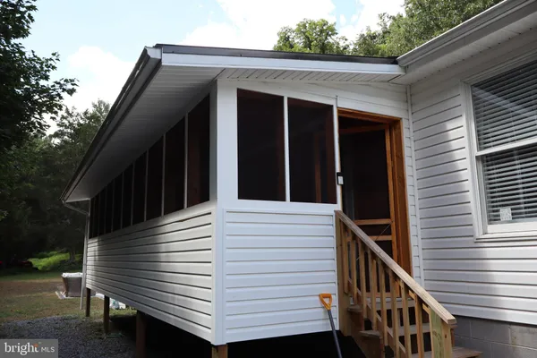 $400,000 | 106 Pit Run Road, Brandywine, WV 26802