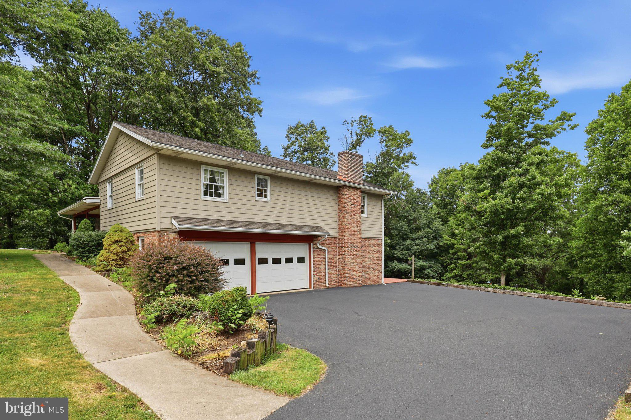 123 Deck Road Womelsdorf, PA 19567 - Photo 2 of 51