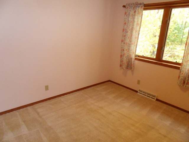 7256 Woodcrest Drive Rhinelander, WI 54501 - Photo 7 of 16 Gallery Image 7