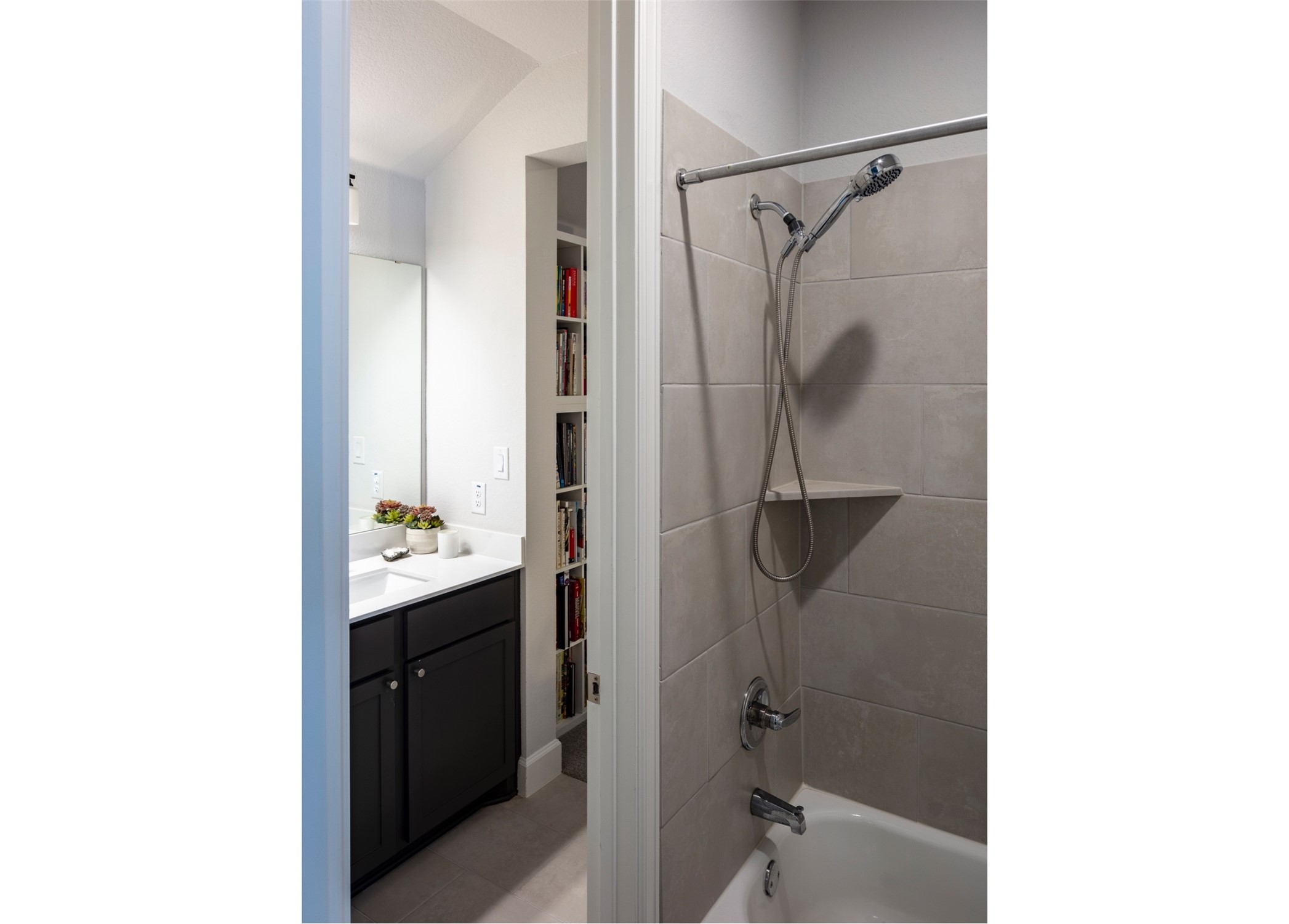 1341 Bryson Rdg Trail Leander, TX 78641 - Photo 14 of 36 Third Bathroom / Jack n Jill Bathroom