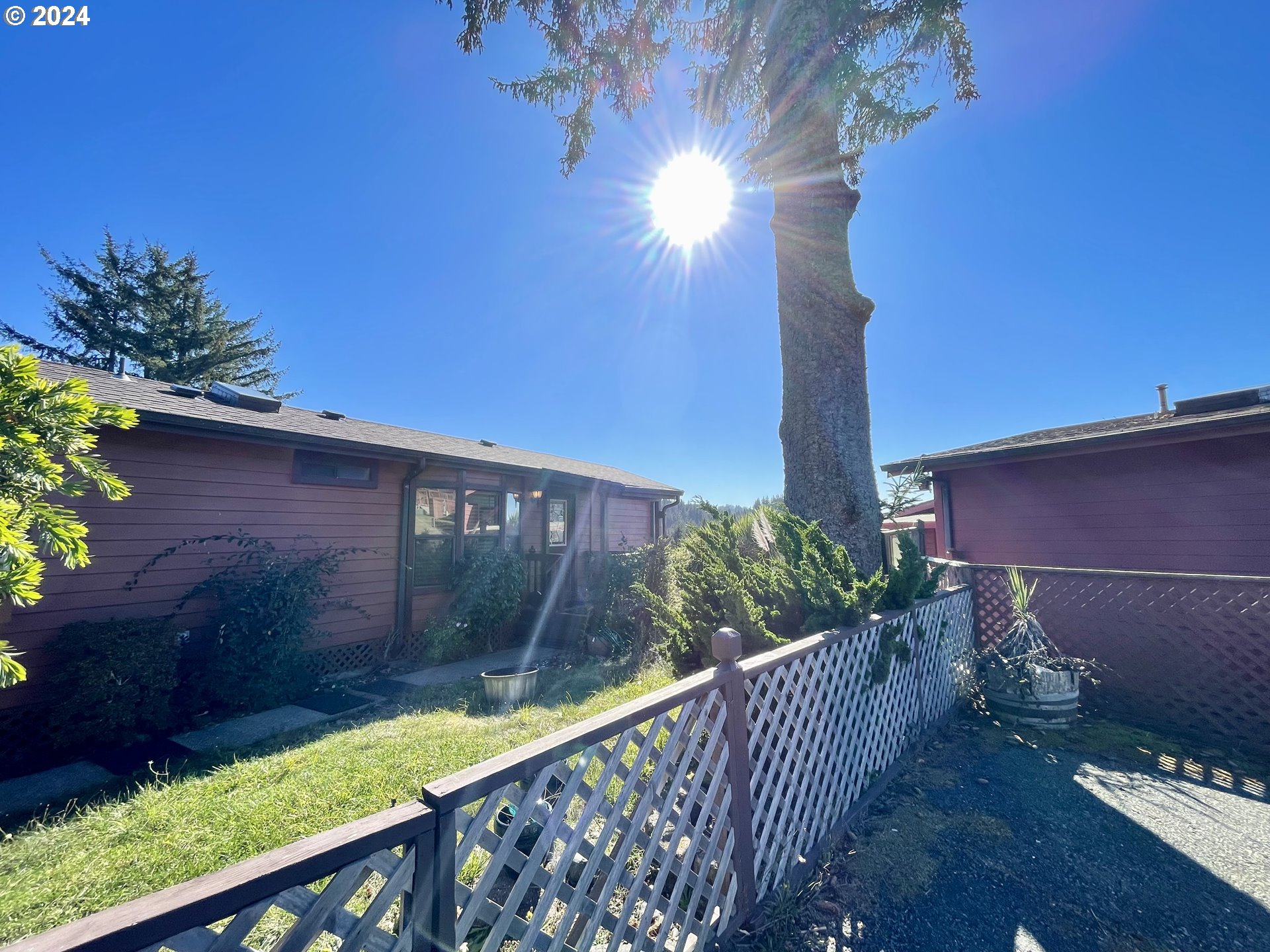 19921 Whaleshead Road, Unit T4 Brookings, OR 97415 - Photo 31 of 44 Garage