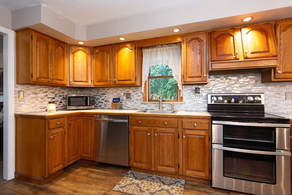 12 Tarbox Street Dedham, MA 02026 - Photo 6 of 23