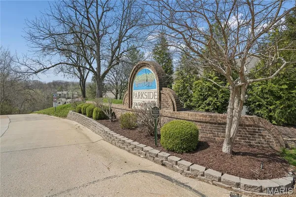 $155,000 | 2303 Yosemite Park Court, Unit C, Maryland Heights, MO 63043