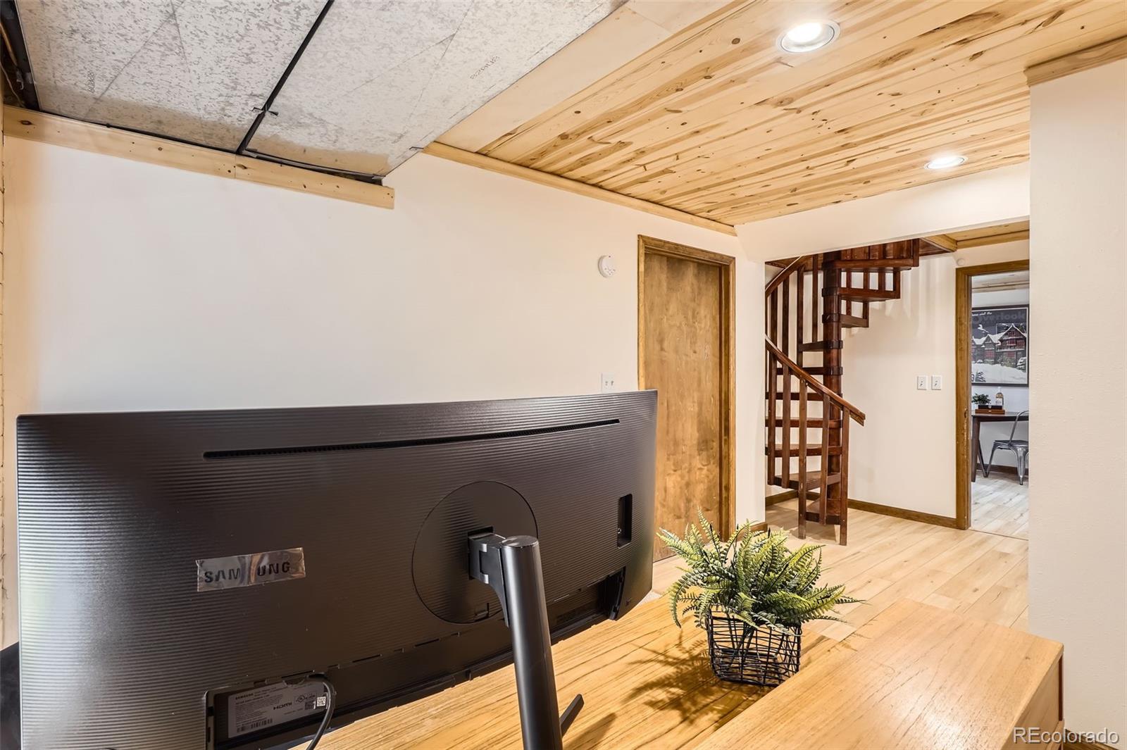 10439 Christopher Drive Conifer, CO 80433 - Photo 20 of 32 a close view of closet