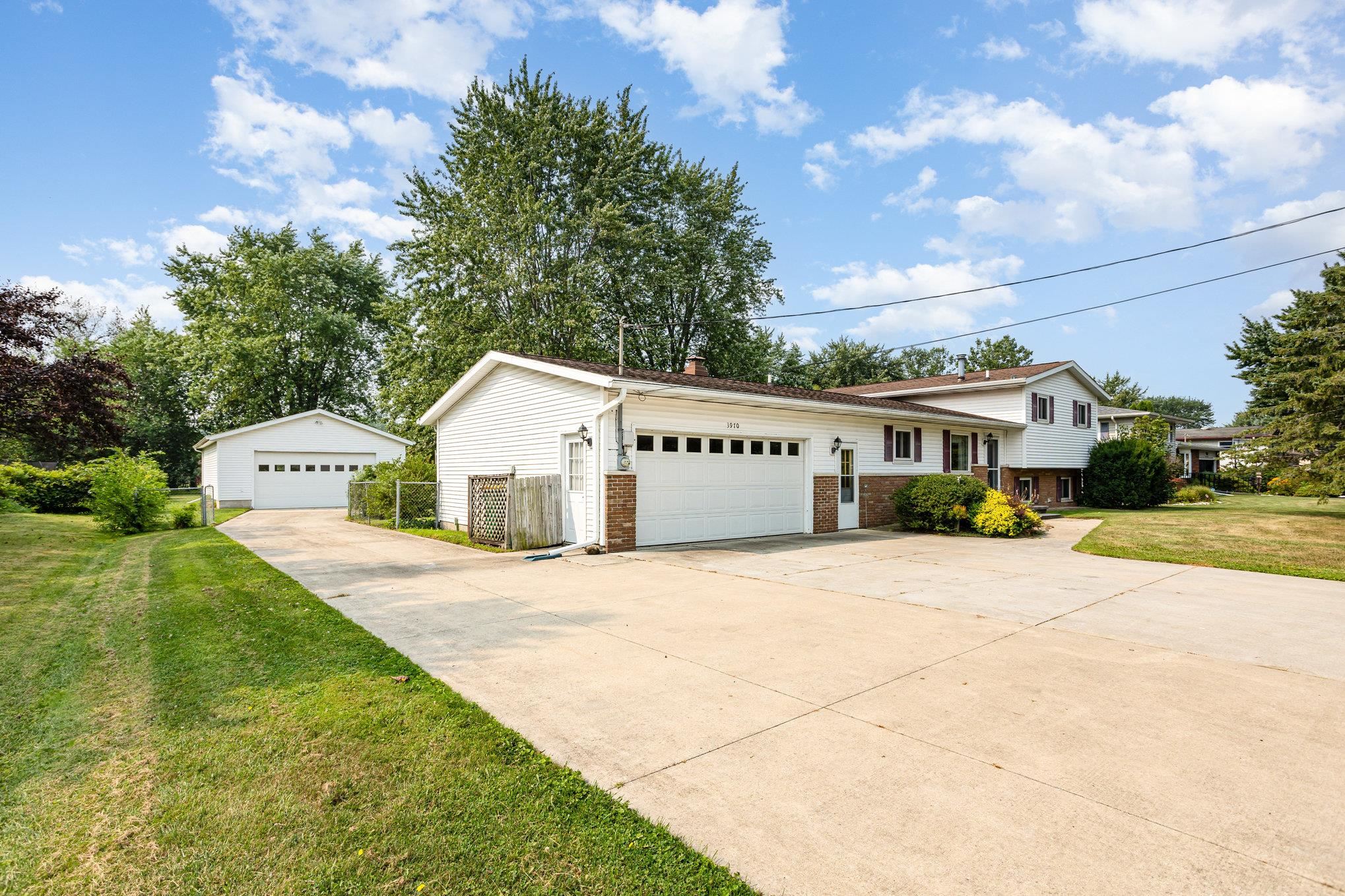 3970 Wheeler Road Bay City, MI 48706 - Photo 2 of 30