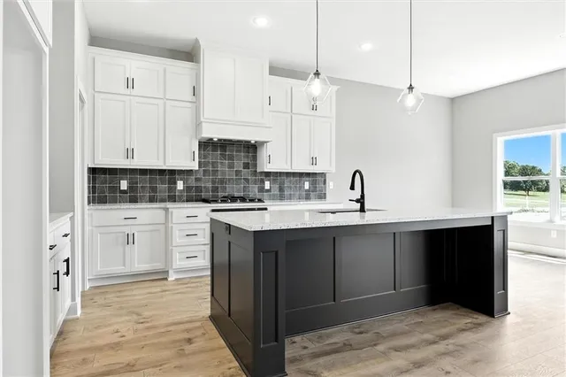 $614,000 | 2101 Crooked Crk Drive, Kearney, MO 64060