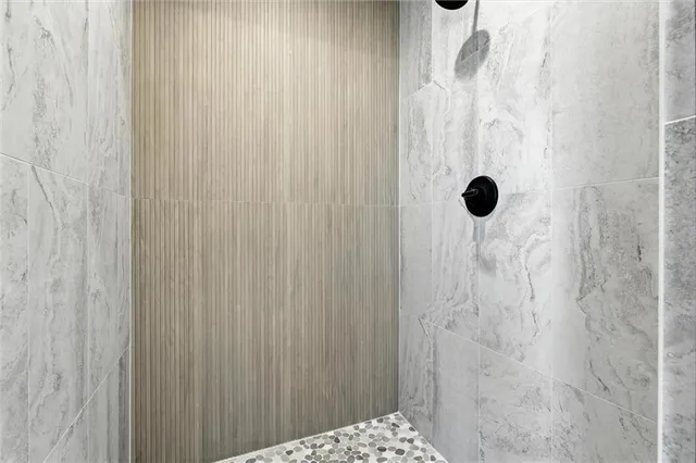 $614,000 | 2101 Crooked Crk Drive, Kearney, MO 64060