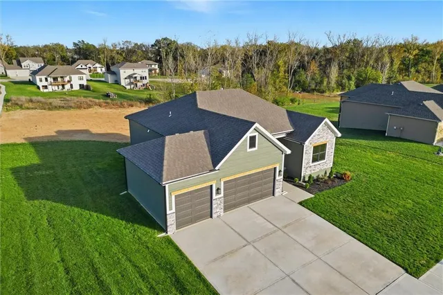 $614,000 | 2101 Crooked Crk Drive, Kearney, MO 64060