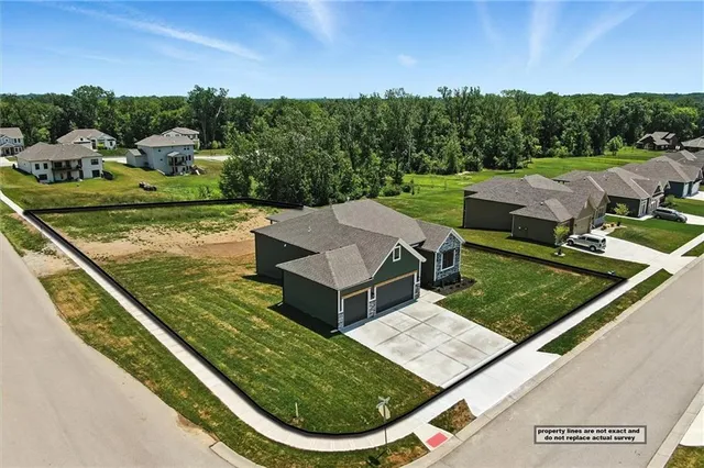 $614,000 | 2101 Crooked Crk Drive, Kearney, MO 64060