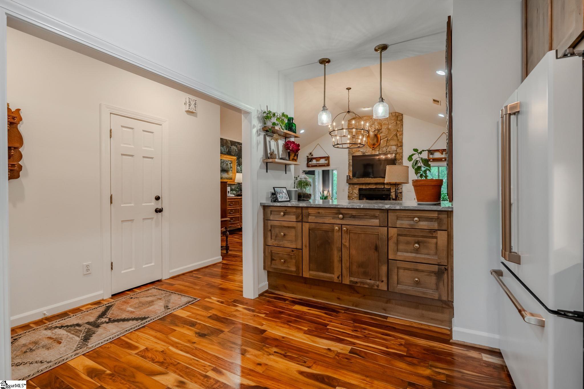 130 Raptor Way Landrum, SC 29356 - Photo 8 of 39