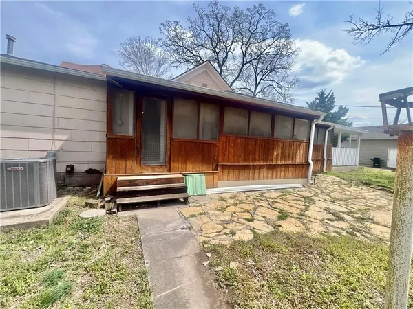 $155,000 | 1015 North 2nd Street, Independence, KS 67301