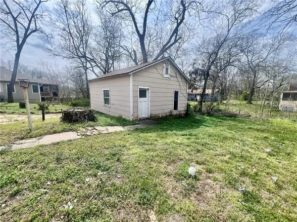 $155,000 | 1015 North 2nd Street, Independence, KS 67301