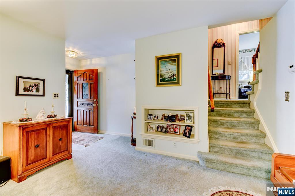 30 Perrin Drive Wayne, NJ 07470 - Photo 25 of 42