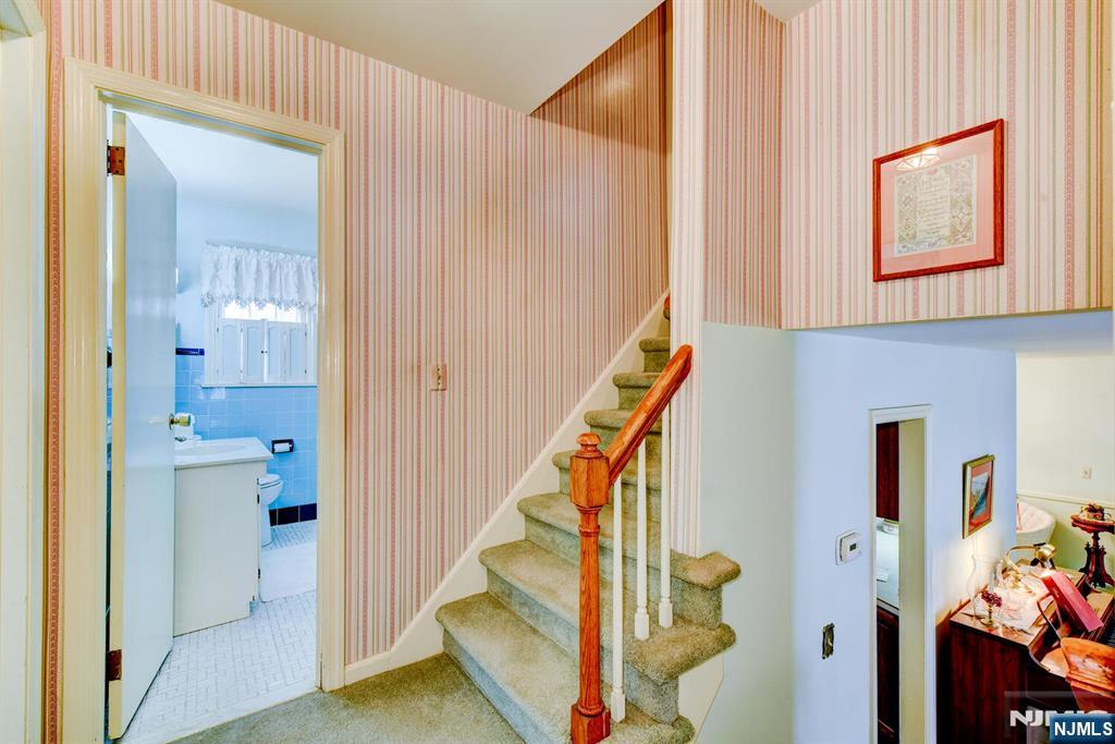 30 Perrin Drive Wayne, NJ 07470 - Photo 27 of 42