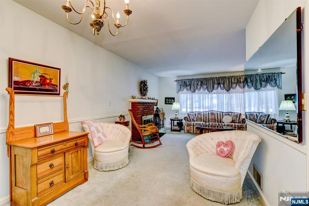 30 Perrin Drive Wayne, NJ 07470 - Photo 9 of 42