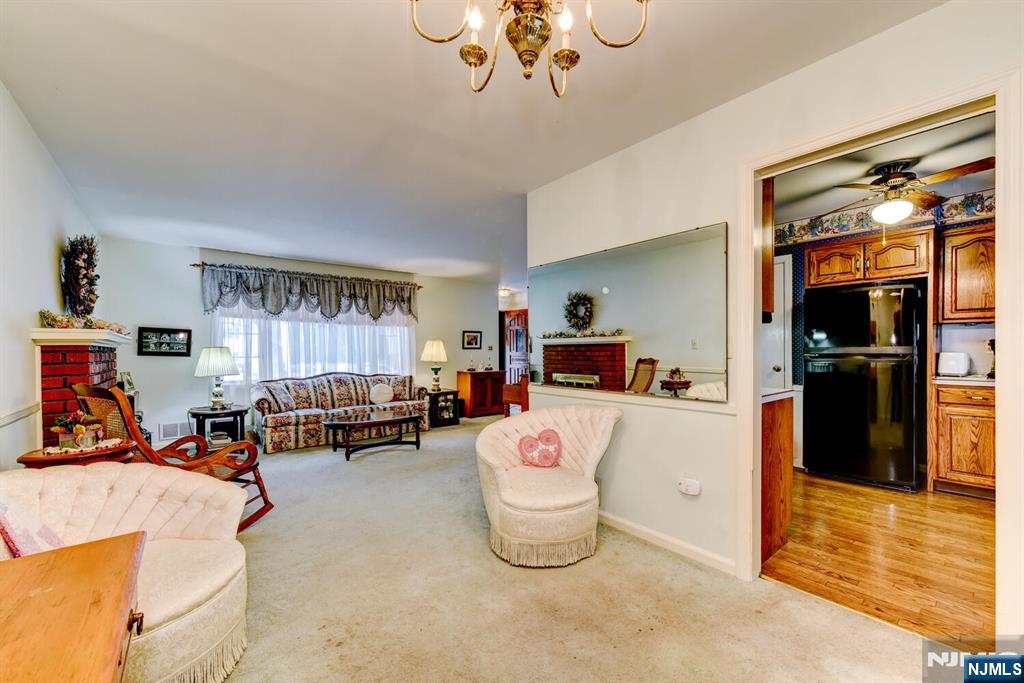 30 Perrin Drive Wayne, NJ 07470 - Photo 10 of 42