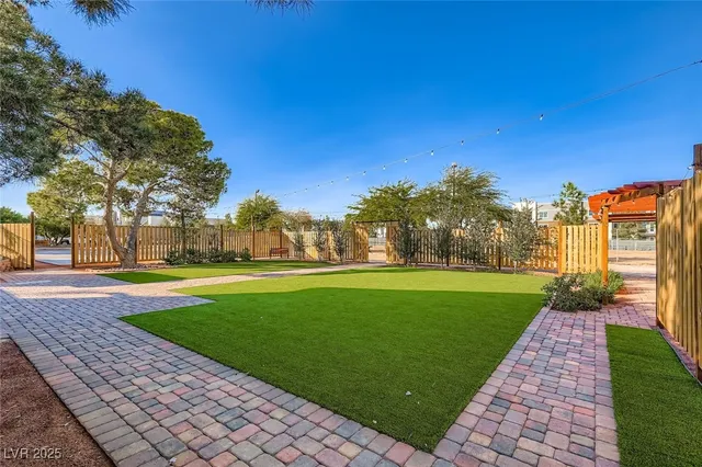 $3,500,000 | 4099 West Silverado Ranch Boulevard, Las Vegas, NV 89141