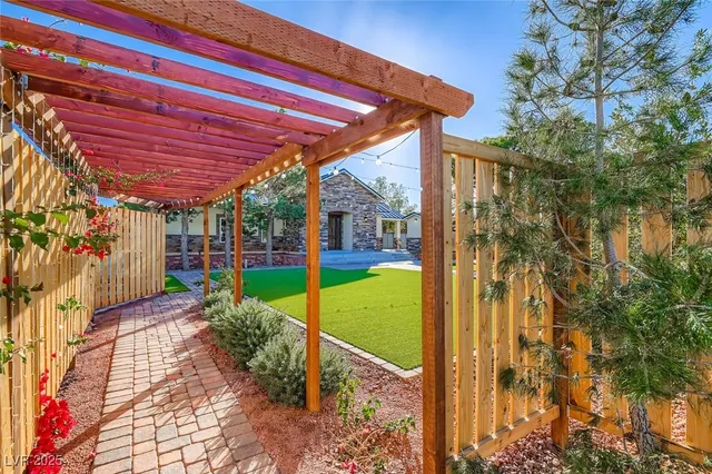 $3,500,000 | 4099 West Silverado Ranch Boulevard, Las Vegas, NV 89141