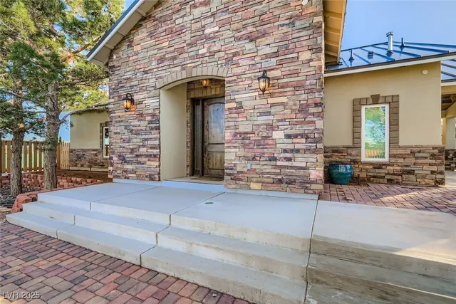 $3,500,000 | 4099 West Silverado Ranch Boulevard, Las Vegas, NV 89141