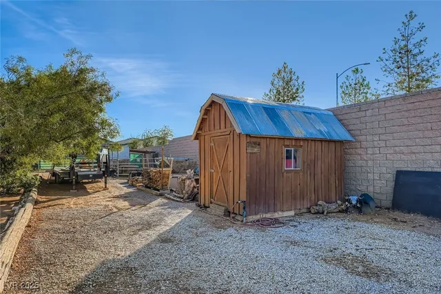 $3,500,000 | 4099 West Silverado Ranch Boulevard, Las Vegas, NV 89141