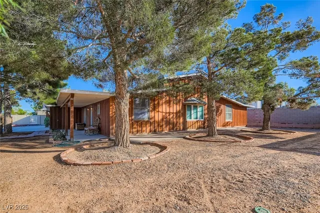 $3,500,000 | 4099 West Silverado Ranch Boulevard, Las Vegas, NV 89141