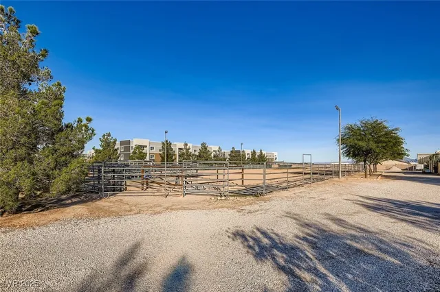 $3,500,000 | 4099 West Silverado Ranch Boulevard, Las Vegas, NV 89141