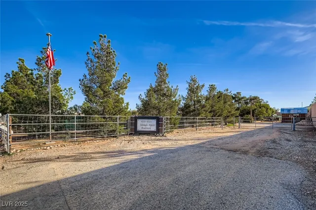 $3,500,000 | 4099 West Silverado Ranch Boulevard, Las Vegas, NV 89141