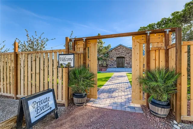 $3,500,000 | 4099 West Silverado Ranch Boulevard, Las Vegas, NV 89141