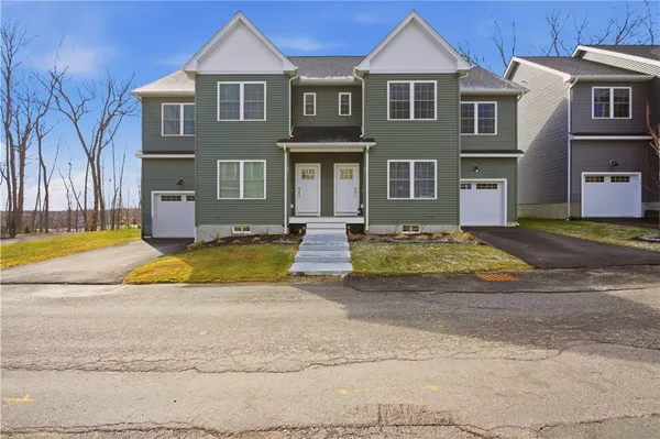 $529,900 | 26 Kensington Way, Johnston, RI 02919
