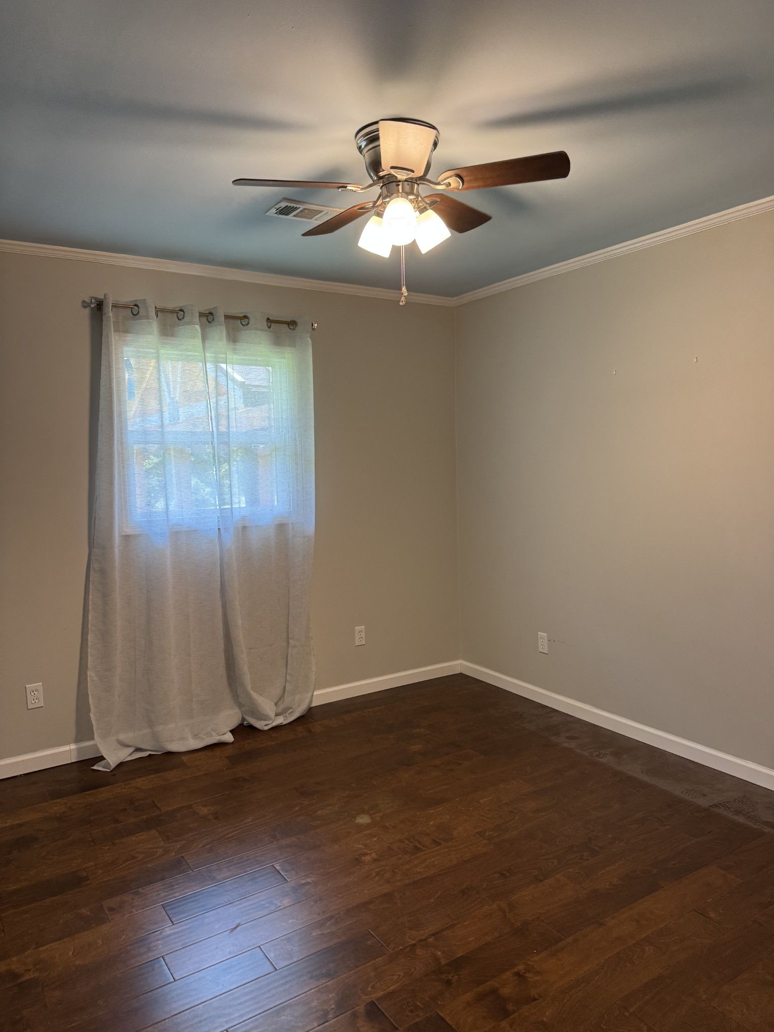 8298 Southfork Road Baxter, TN 38544 - Photo 31 of 49 a view of wooden floor and windows in a room
