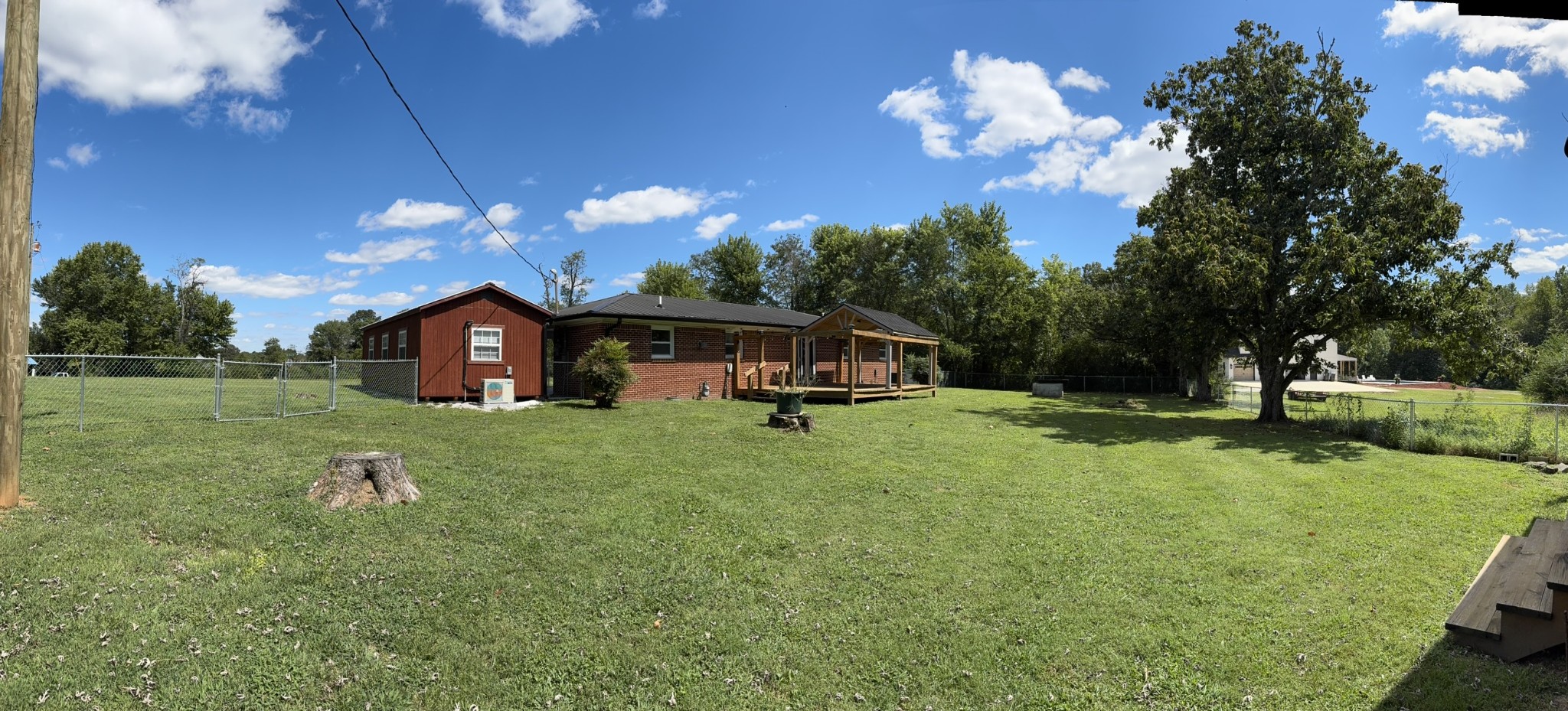 8298 Southfork Road Baxter, TN 38544 - Photo 49 of 49 a front view of a house with garden