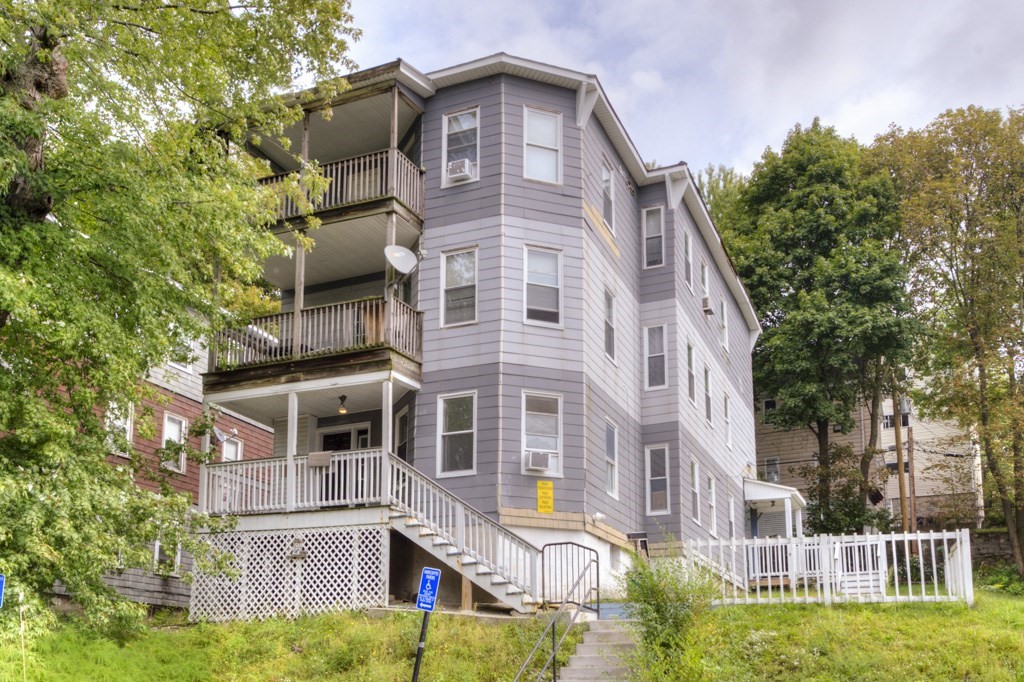 27 Rodney Street Worcester, MA 01605 - Photo 1 of 40 Gallery Image 1