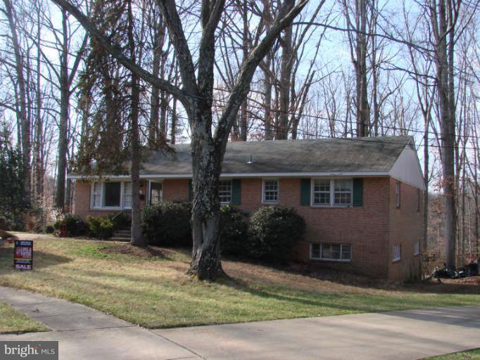 5614 Rathbone Place Springfield, VA 22151 - Photo 1 of 3 Exterior (Front)