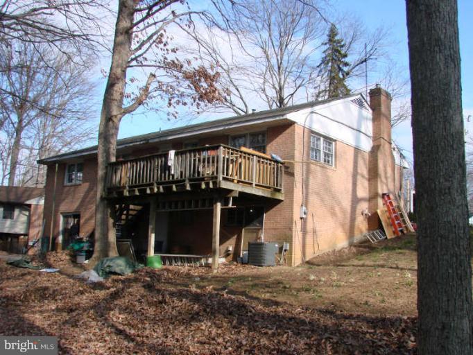 5614 Rathbone Place Springfield, VA 22151 - Photo 2 of 3 Exterior (Rear)