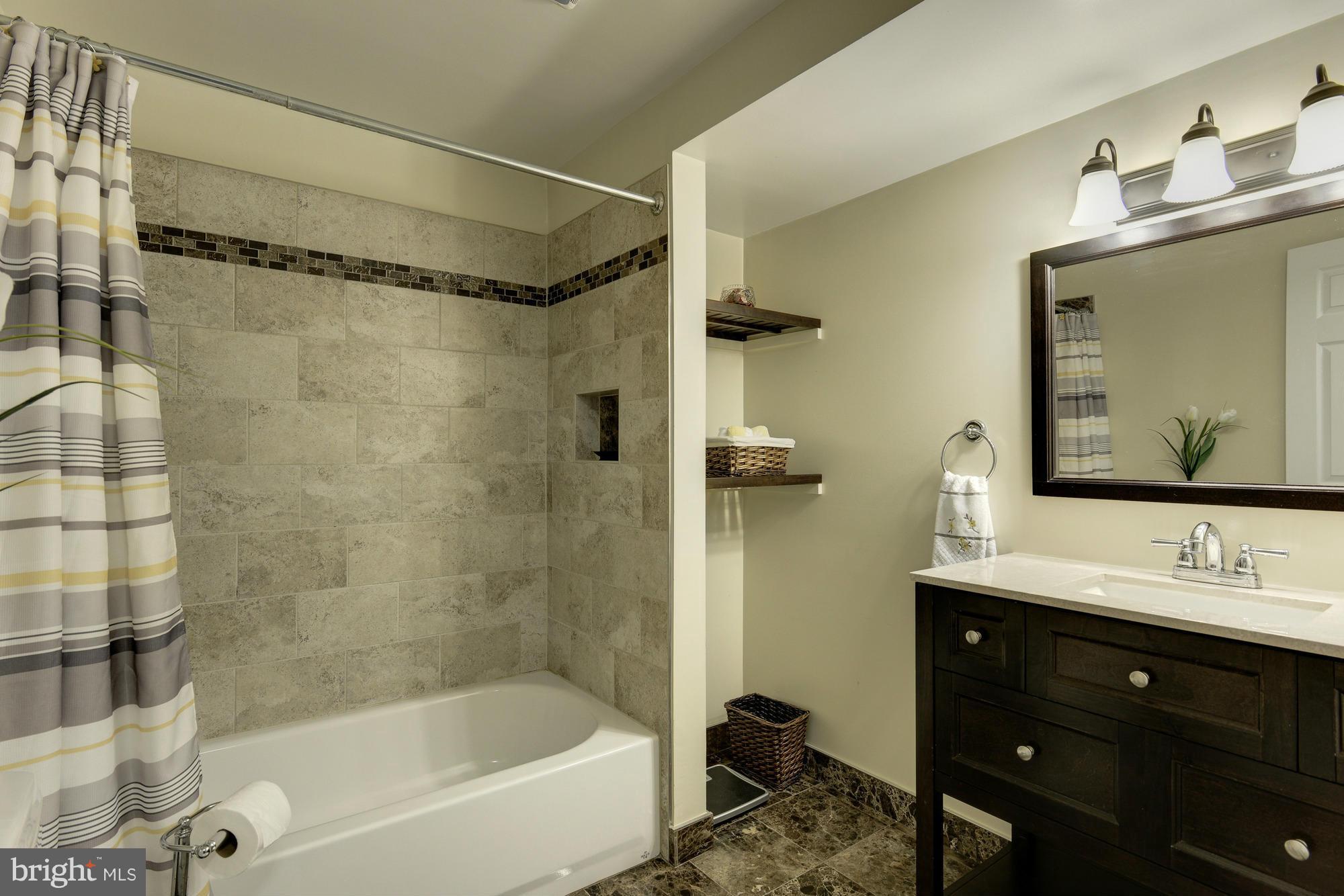 13605 Kingsman Road Woodbridge, VA 22193 - Photo 20 of 30 Bath