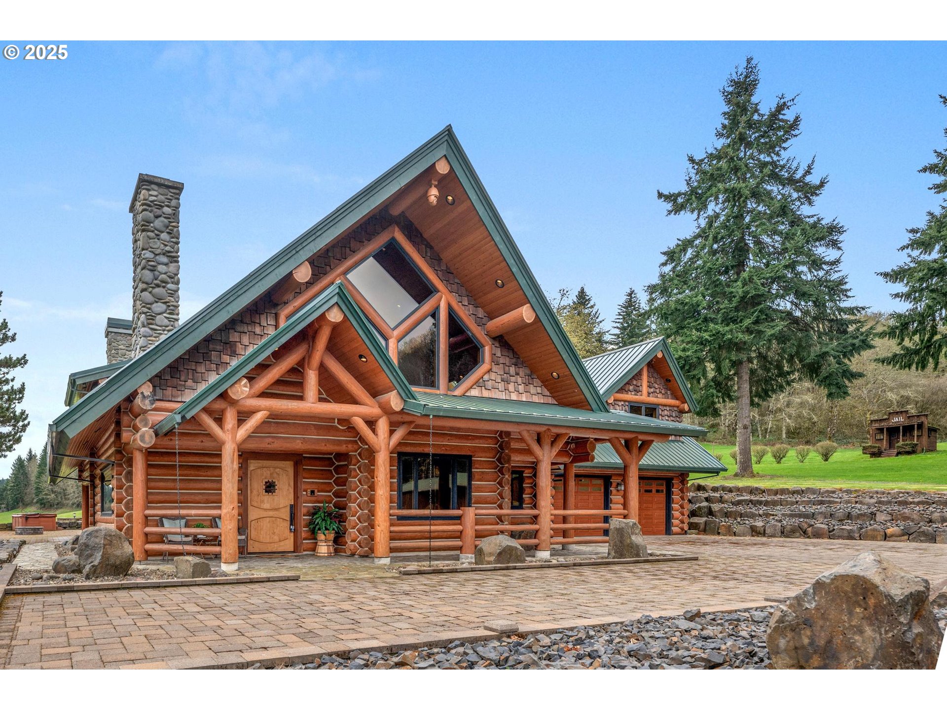 61612 Fays Lane St. Helens, OR 97051 - Photo 3 of 37 a front view of a house with a yard