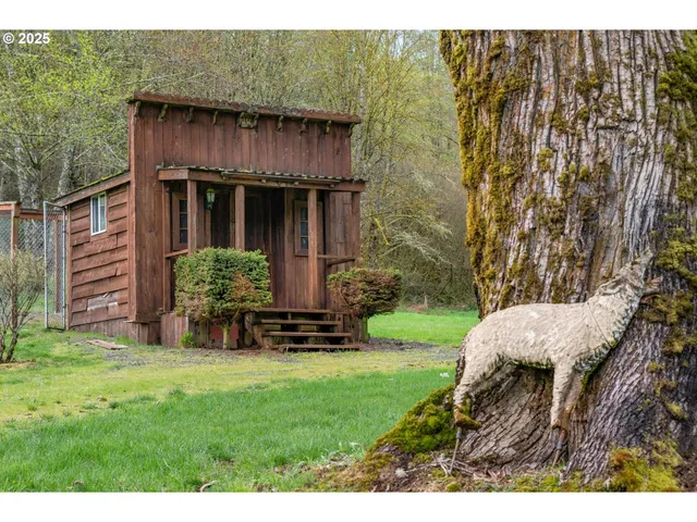 a view of a golf course