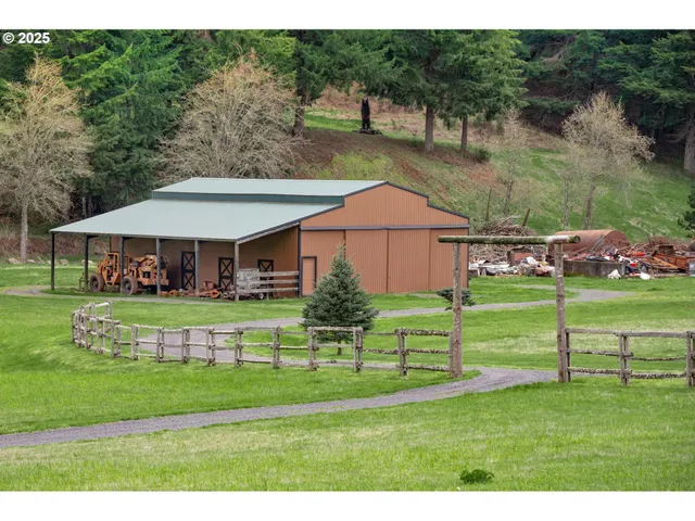 $2,390,000 | 61612 Fays Lane, St. Helens, OR 97051