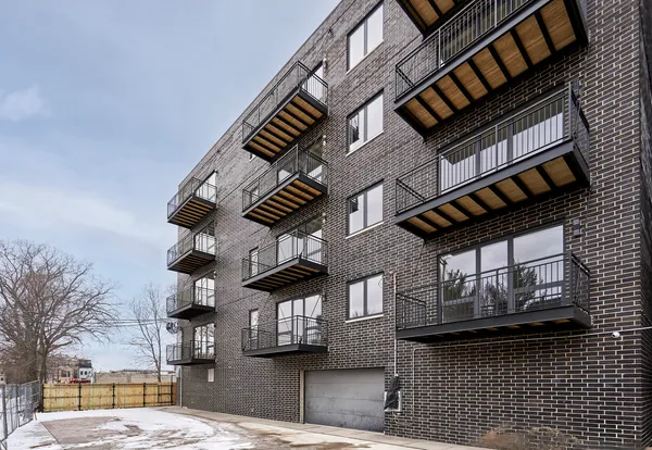 $2,575 | 451 East Pershing Road, Unit 301, Chicago, IL 60653