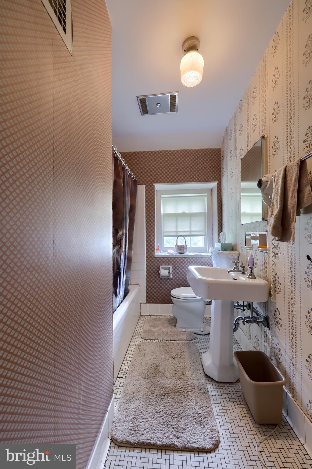 613 Prison Road Leesport, PA 19533 - Photo 46 of 62 Main Level Full Bath