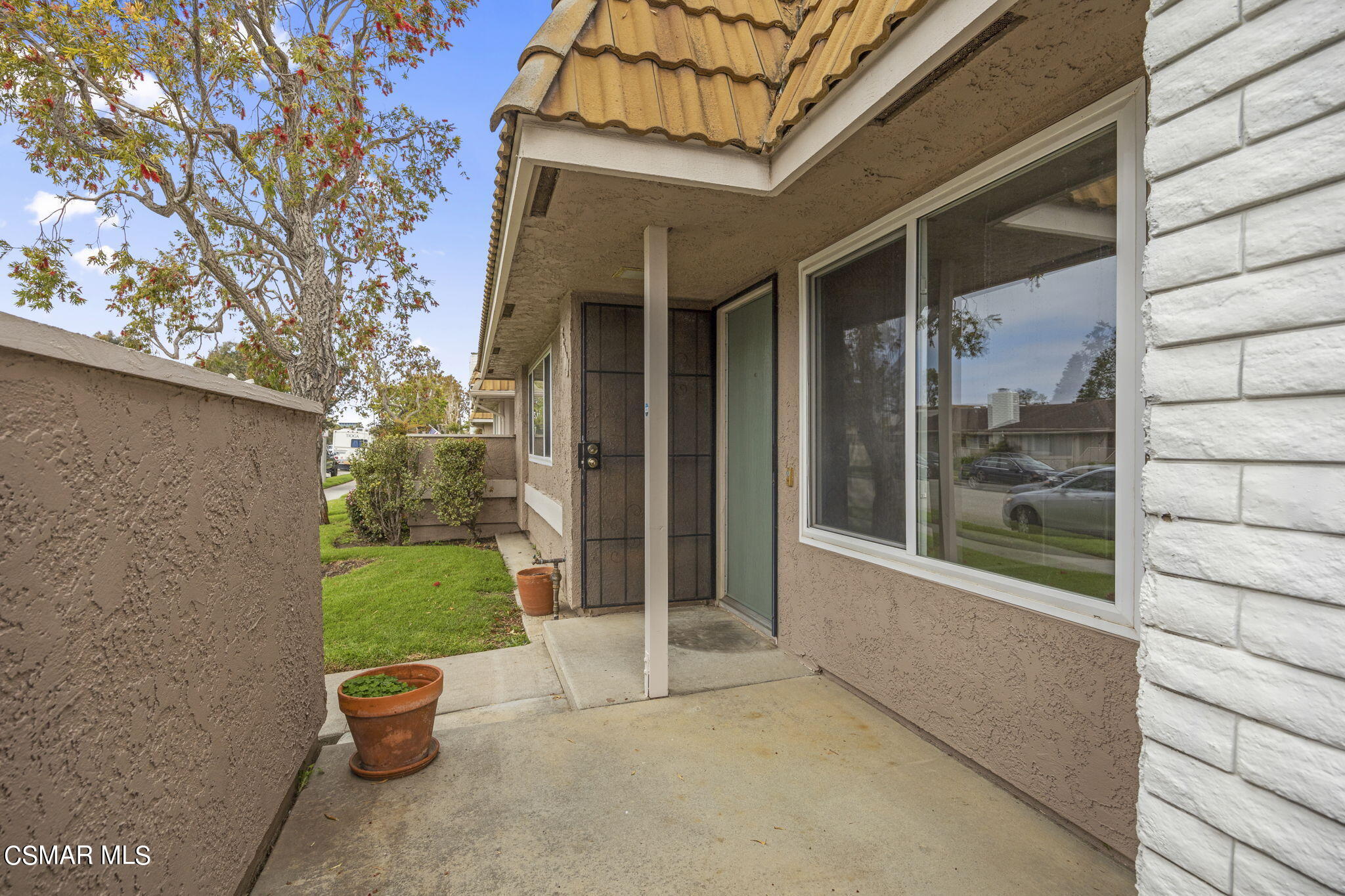 3601 Ketch Avenue Oxnard, CA 93035 - Photo 5 of 37 a view of a chair with a outdoor space
