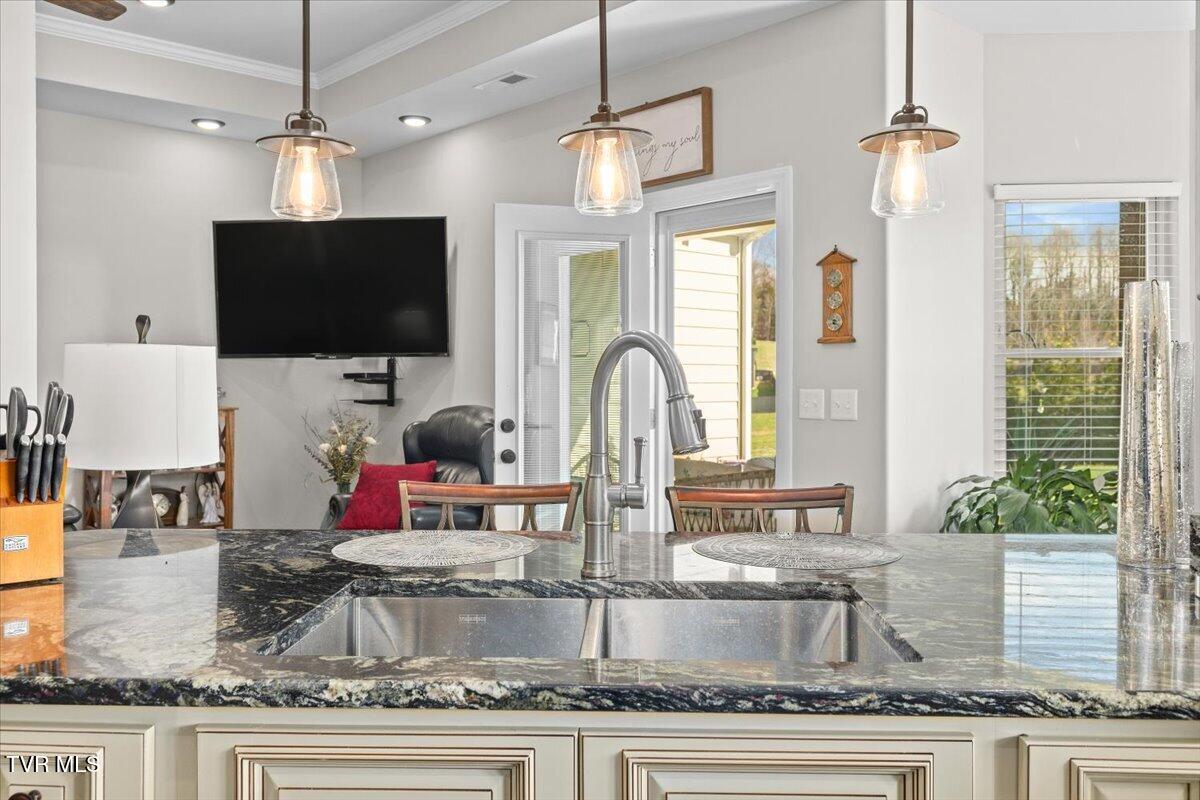 1336 Harmony Road Jonesborough, TN 37659 - Photo 10 of 49 Kitchen