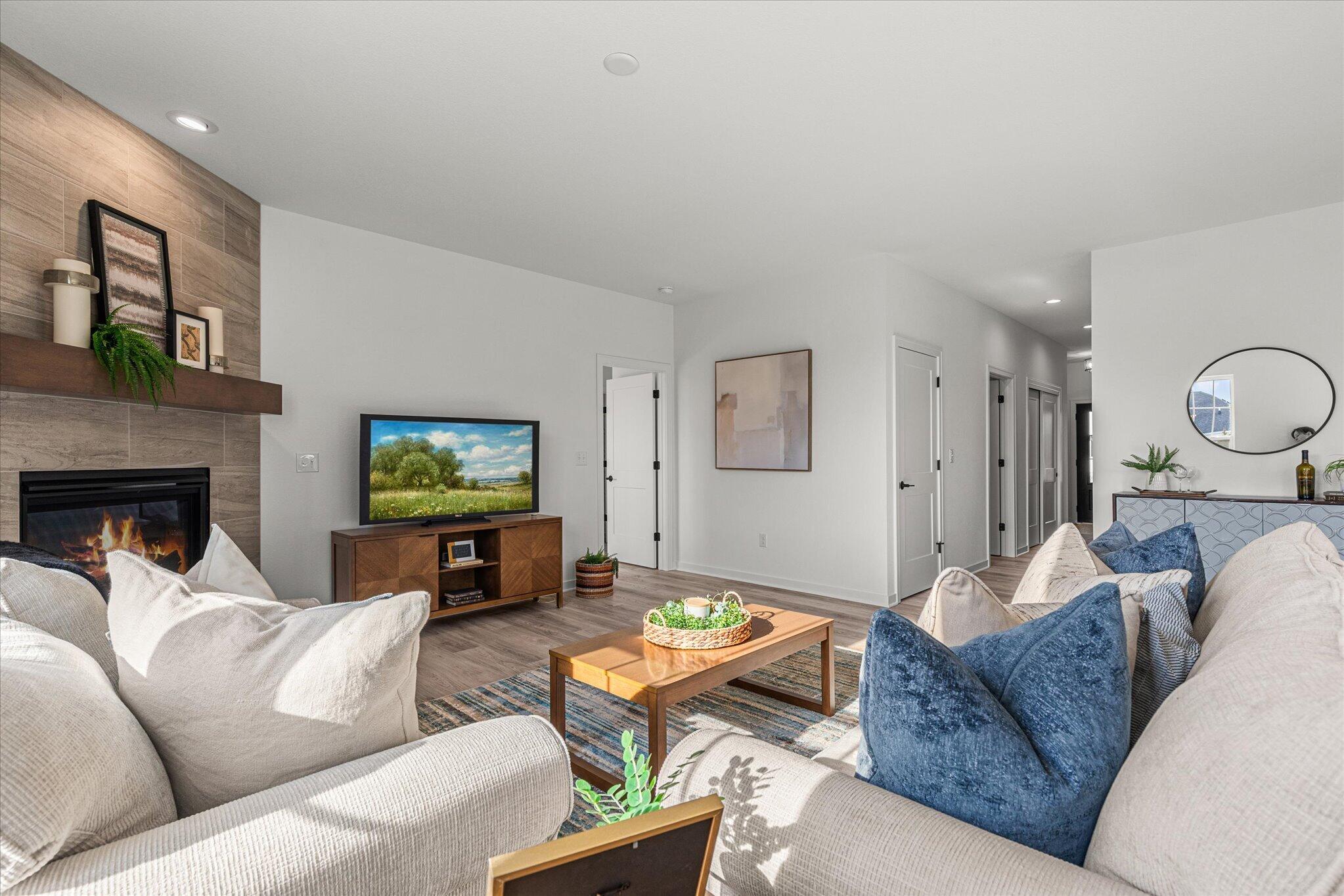 2725 Mapleton Avenue East Troy, WI 53120 - Photo 15 of 34 2725-mapleton-ave-10-living-room