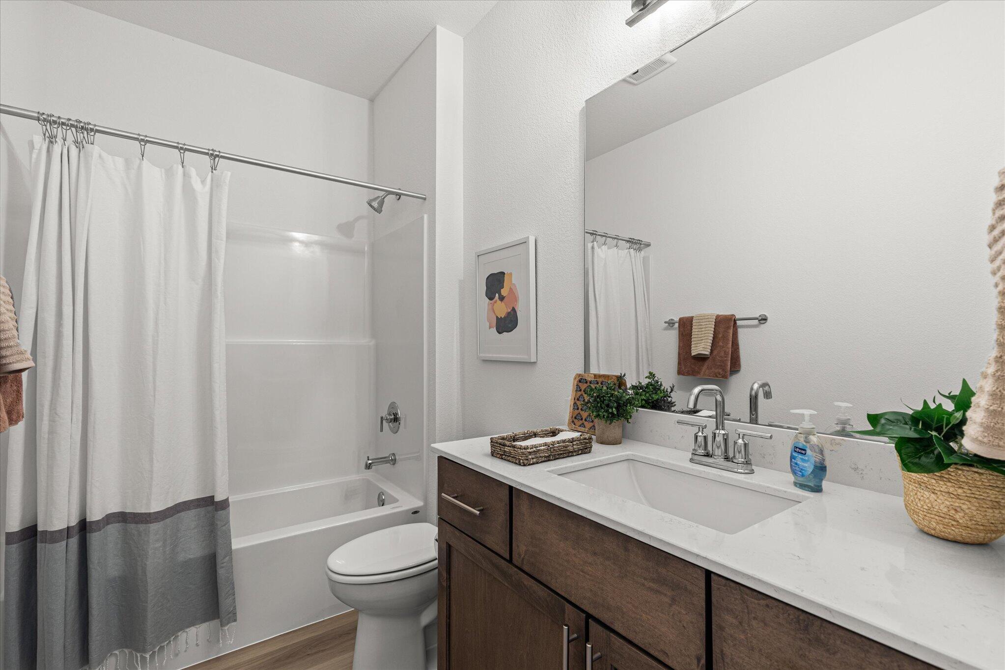 2725 Mapleton Avenue East Troy, WI 53120 - Photo 28 of 34 2725-mapleton-ave-23-hall-bath