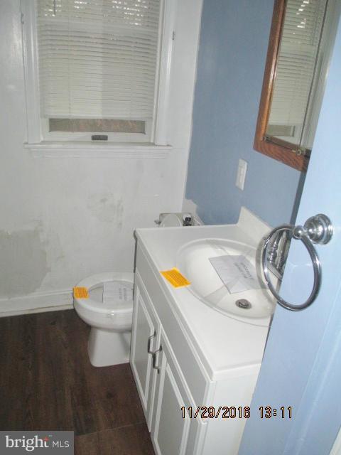 501 Welbrook Road Baltimore, MD 21221 - Photo 9 of 14 Bath