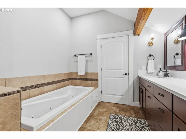 $899,999 | 4 Westside Road, Trout Lake, WA 98650