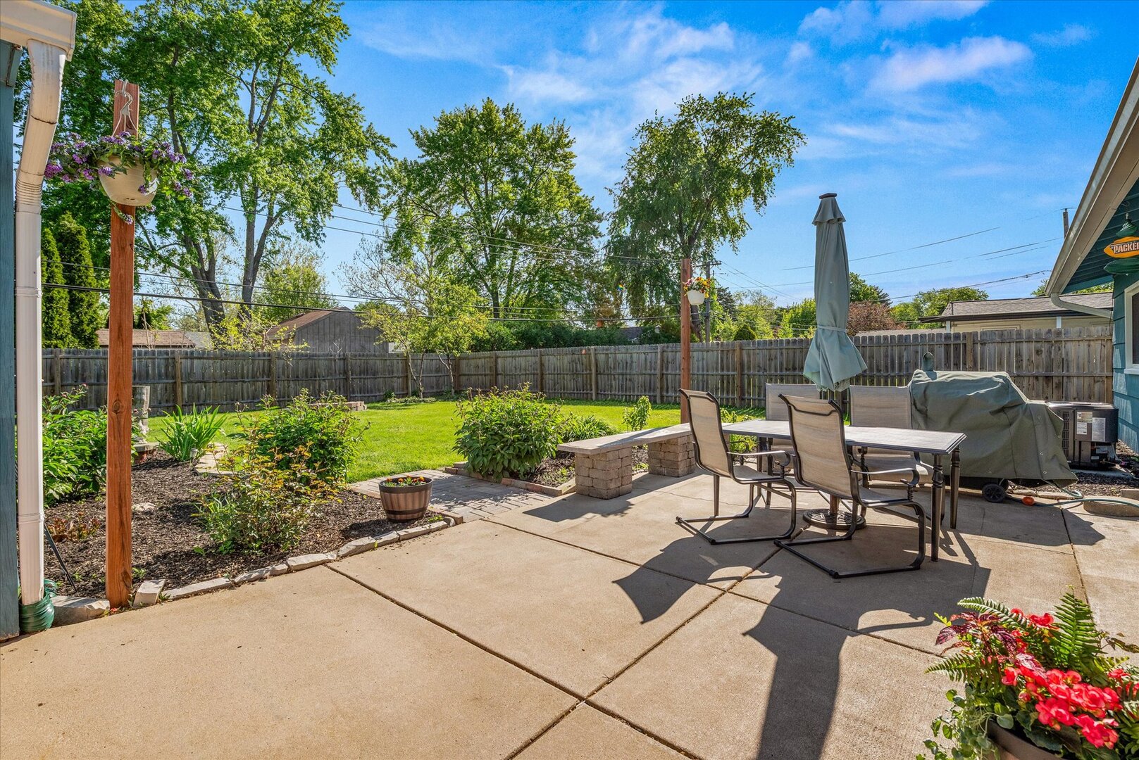 14 Hampton Road Montgomery, IL 60538 - Photo 19 of 27 a view of a garden with sitting area