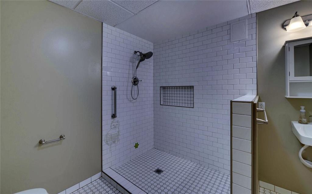 3644 Maple Forge Lane Gainesville, GA 30504 - Photo 33 of 49 a bathroom with a shower